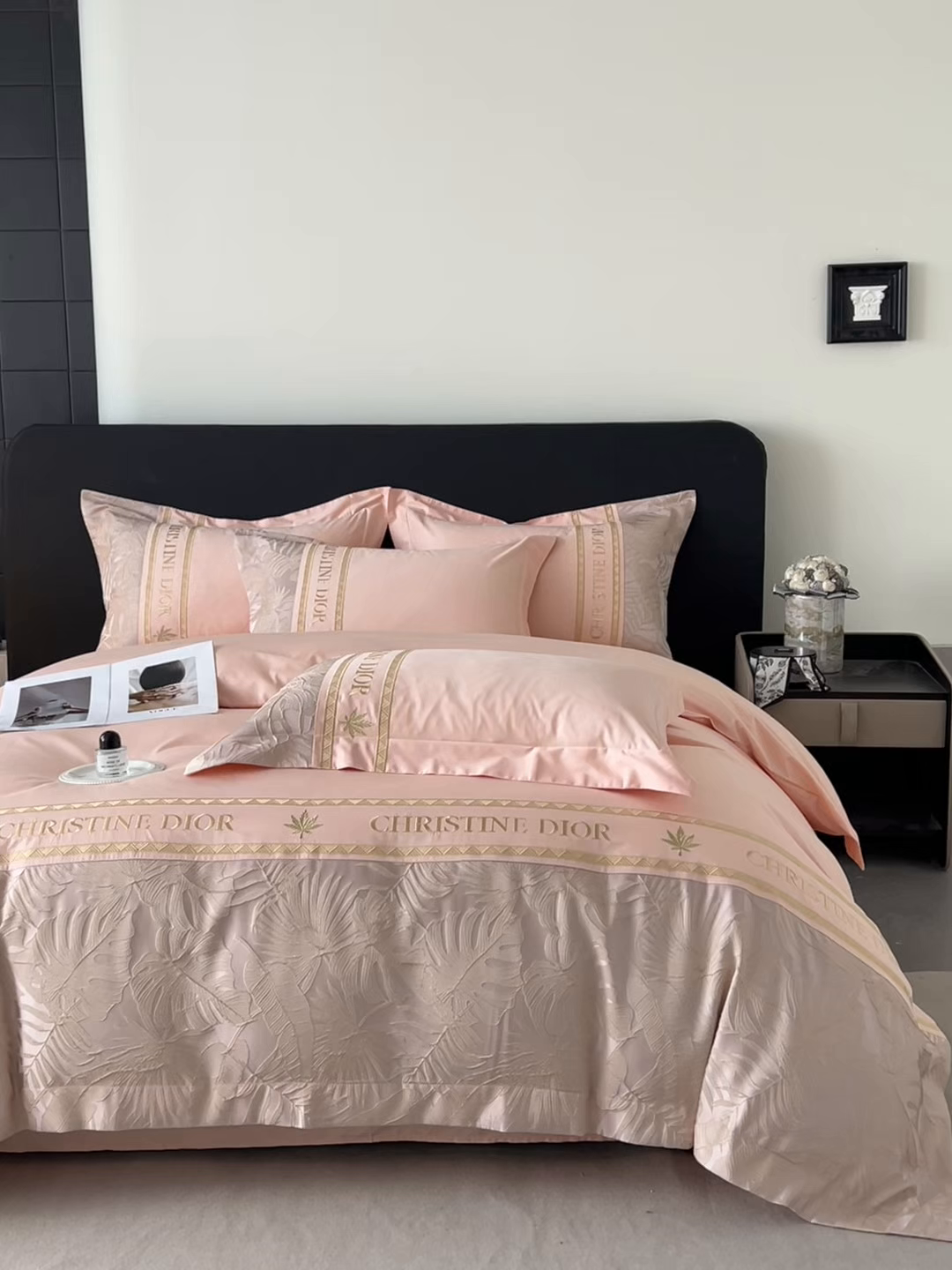 91家纺网 家纺一手货源 找家纺 置顶家纺 2026新款羽枫亲肤提花刺绣四件套 羽枫-玉粉