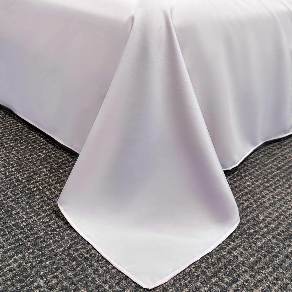 91家纺网 家纺一手货源 找家纺 七七家纺 2026新款浮雕亲肤棉刺绣四件套-迪拉系列 迪拉-浅紫