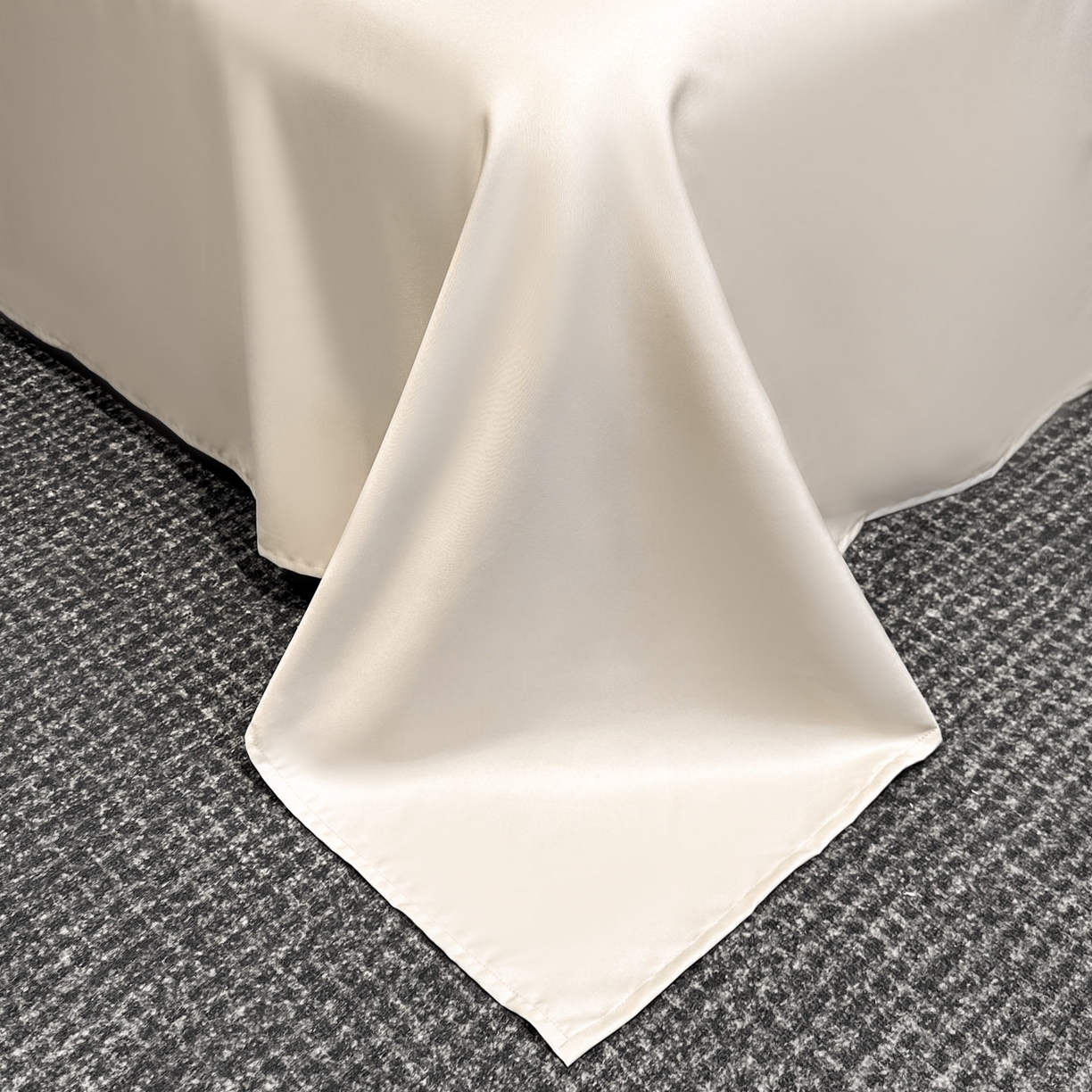 91家纺网 家纺一手货源 找家纺 七七家纺 2026新款浮雕亲肤棉刺绣四件套-迪拉系列 迪拉-香槟