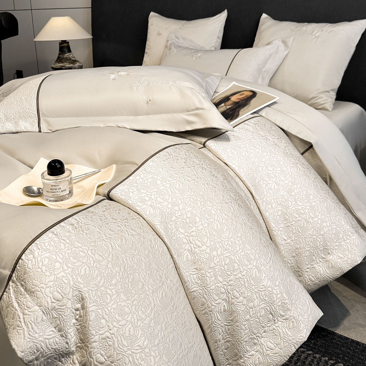 91家纺网 家纺一手货源 找家纺 七七家纺 2026新款浮雕亲肤棉刺绣四件套-迪拉系列 迪拉-香槟