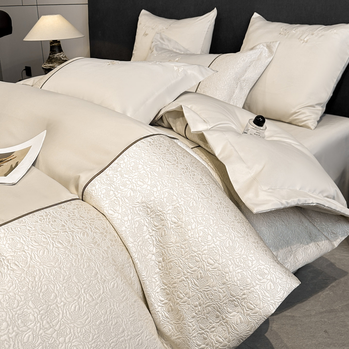 91家纺网 家纺一手货源 找家纺 七七家纺 2026新款浮雕亲肤棉刺绣四件套-迪拉系列 迪拉-香槟