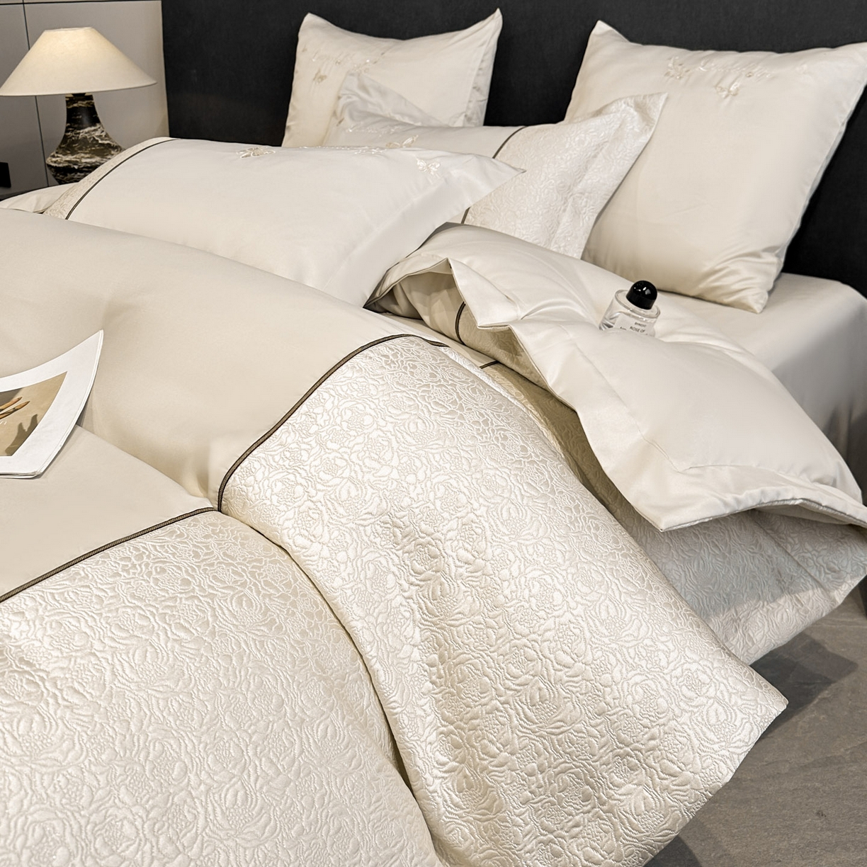 91家纺网 家纺一手货源 找家纺 七七家纺 2026新款浮雕亲肤棉刺绣四件套-迪拉系列 迪拉-香槟