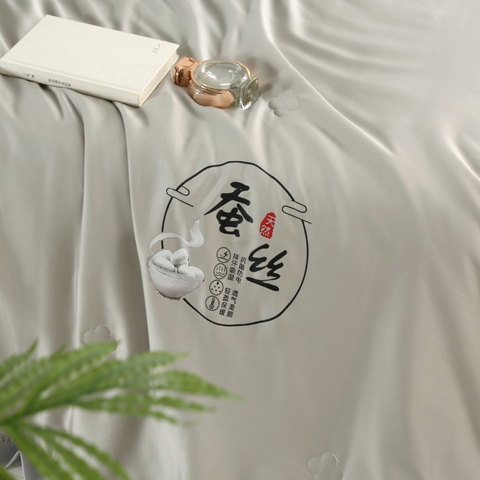 91家纺网 家纺一手货源 找家纺 （总）薇玛仕 2026春夏新款镂空款60天丝莱赛尔蚕丝纯色夏凉被空调被