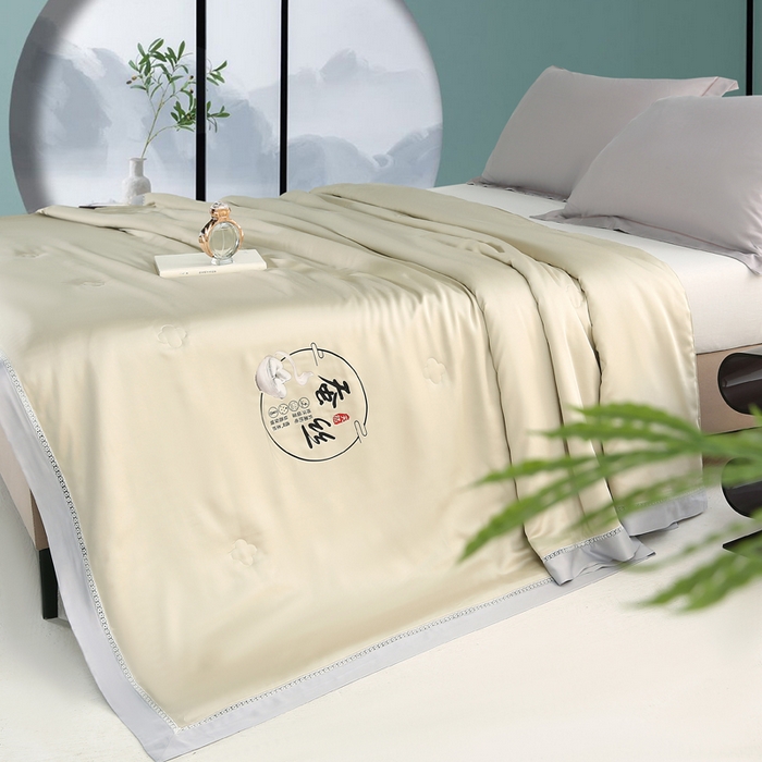 91家纺网 家纺一手货源 找家纺 薇玛仕 2026春夏新款镂空款60天丝莱赛尔蚕丝纯色夏凉被空调被 米绿