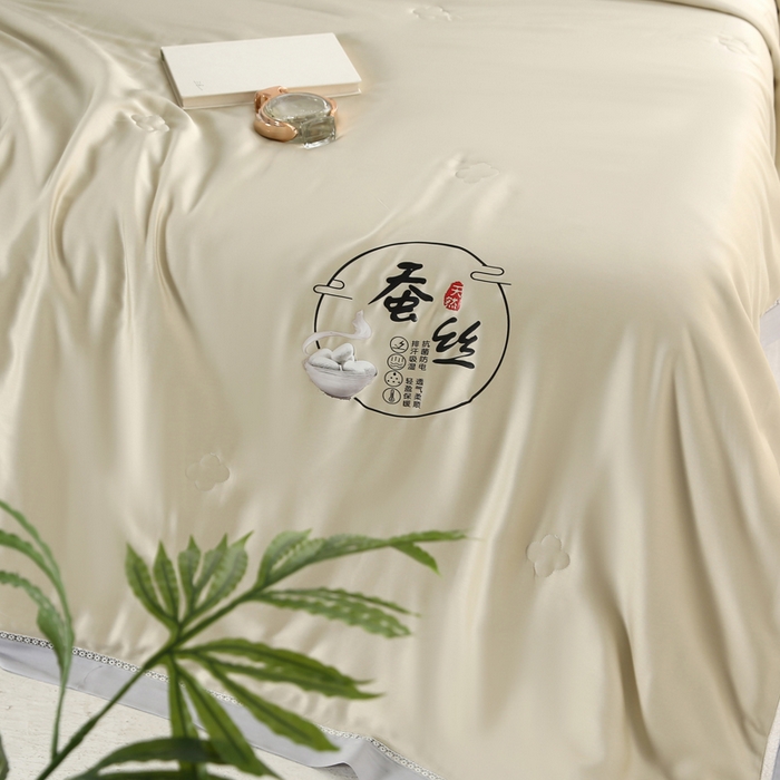 91家纺网 家纺一手货源 找家纺 薇玛仕 2026春夏新款镂空款60天丝莱赛尔蚕丝纯色夏凉被空调被 米绿