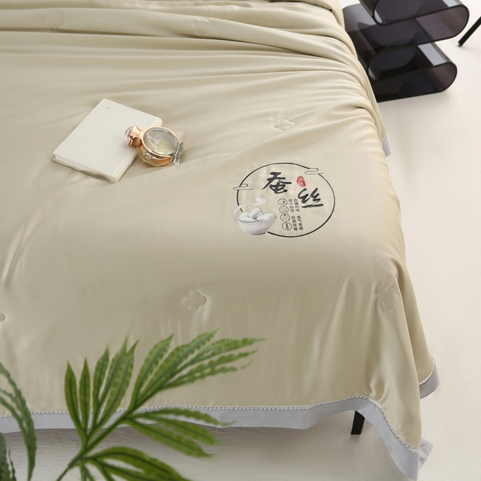 91家纺网 家纺一手货源 找家纺 薇玛仕 2026春夏新款镂空款60天丝莱赛尔蚕丝纯色夏凉被空调被 米绿
