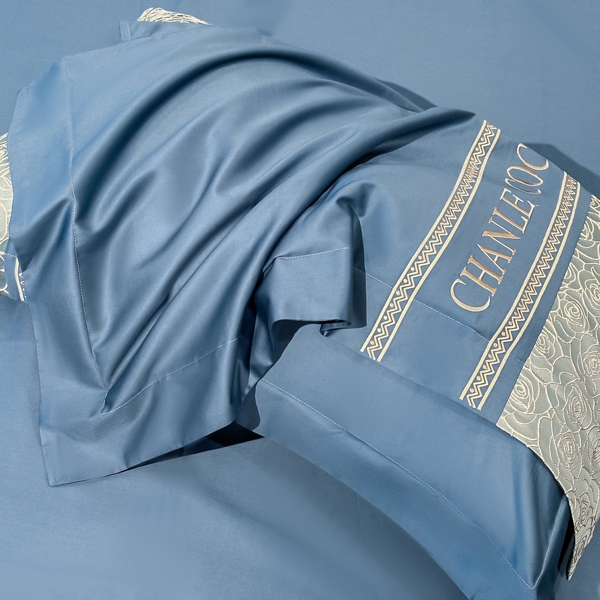 91家纺网 家纺一手货源 找家纺 置顶家纺 2026新款香芙亲肤提花刺绣四件套 香芙-宾利蓝