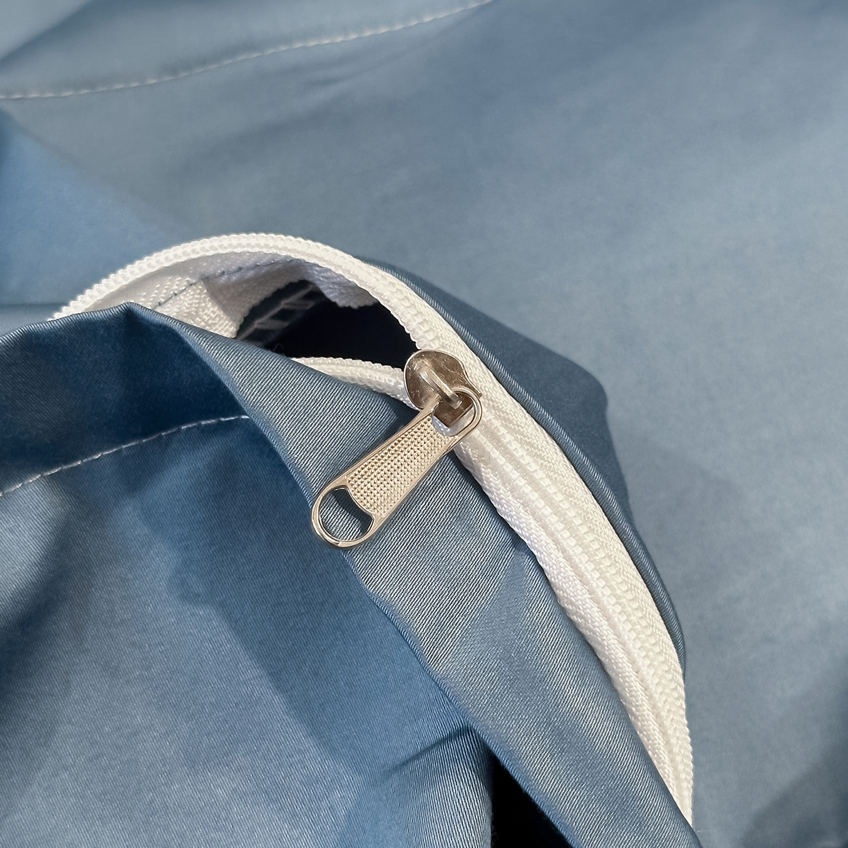 91家纺网 家纺一手货源 找家纺 置顶家纺 2026新款香芙亲肤提花刺绣四件套 香芙-宾利蓝