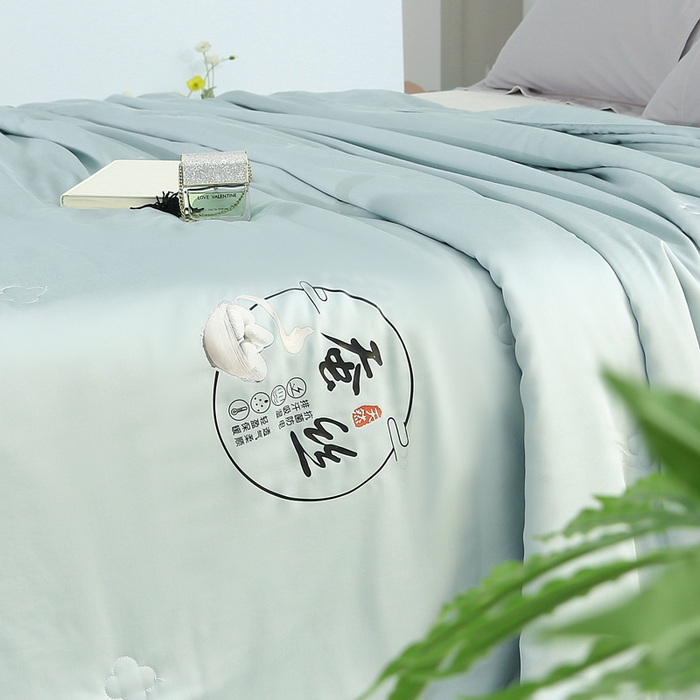 91家纺网 家纺一手货源 找家纺 薇玛仕 2026春夏新款镂空款60天丝莱赛尔蚕丝纯色夏凉被空调被 莫兰迪