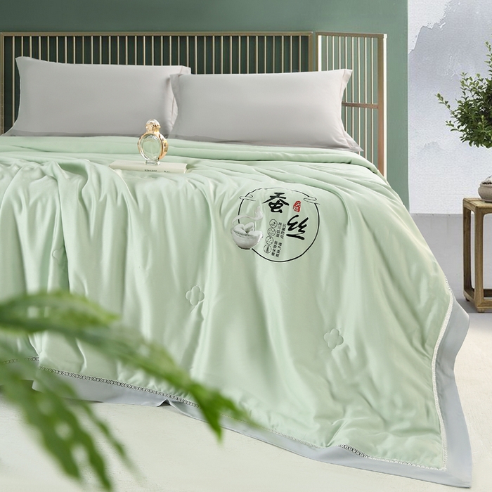 91家纺网 家纺一手货源 找家纺 薇玛仕 2026春夏新款镂空款60天丝莱赛尔蚕丝纯色夏凉被空调被 嫩绿