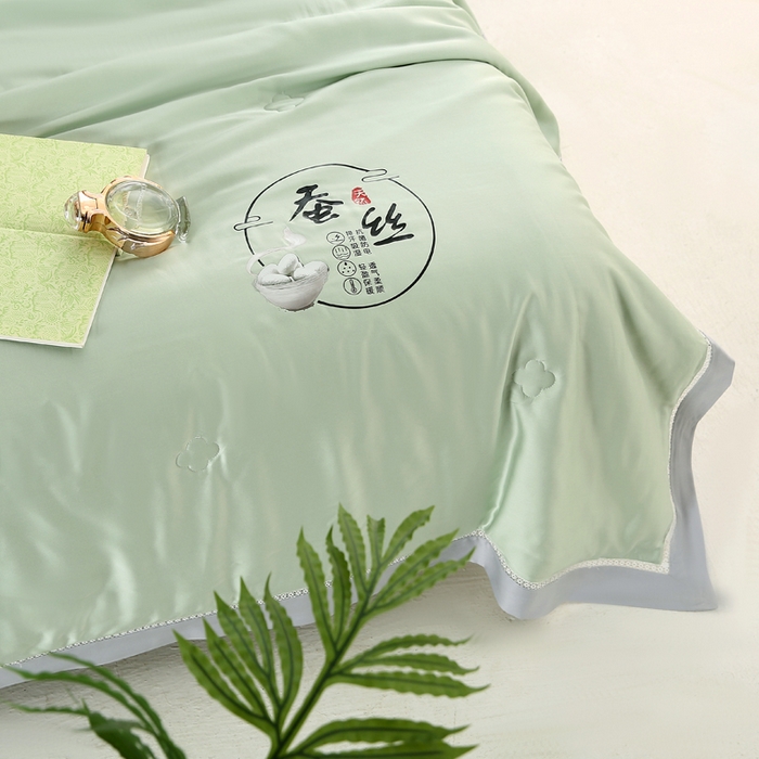 91家纺网 家纺一手货源 找家纺 薇玛仕 2026春夏新款镂空款60天丝莱赛尔蚕丝纯色夏凉被空调被 嫩绿