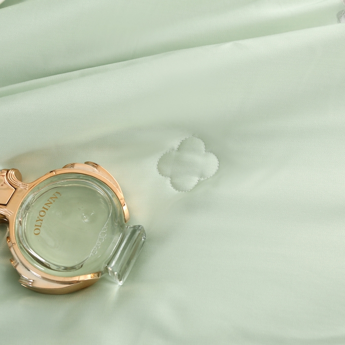 91家纺网 家纺一手货源 找家纺 薇玛仕 2026春夏新款镂空款60天丝莱赛尔蚕丝纯色夏凉被空调被 嫩绿