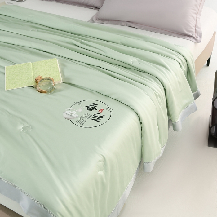 91家纺网 家纺一手货源 找家纺 薇玛仕 2026春夏新款镂空款60天丝莱赛尔蚕丝纯色夏凉被空调被 嫩绿
