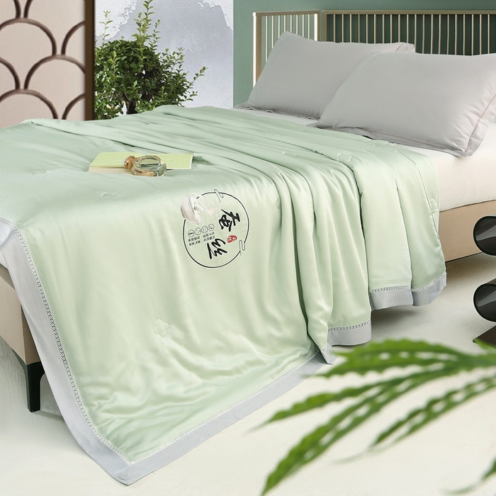 91家纺网 家纺一手货源 找家纺 薇玛仕 2026春夏新款镂空款60天丝莱赛尔蚕丝纯色夏凉被空调被 嫩绿