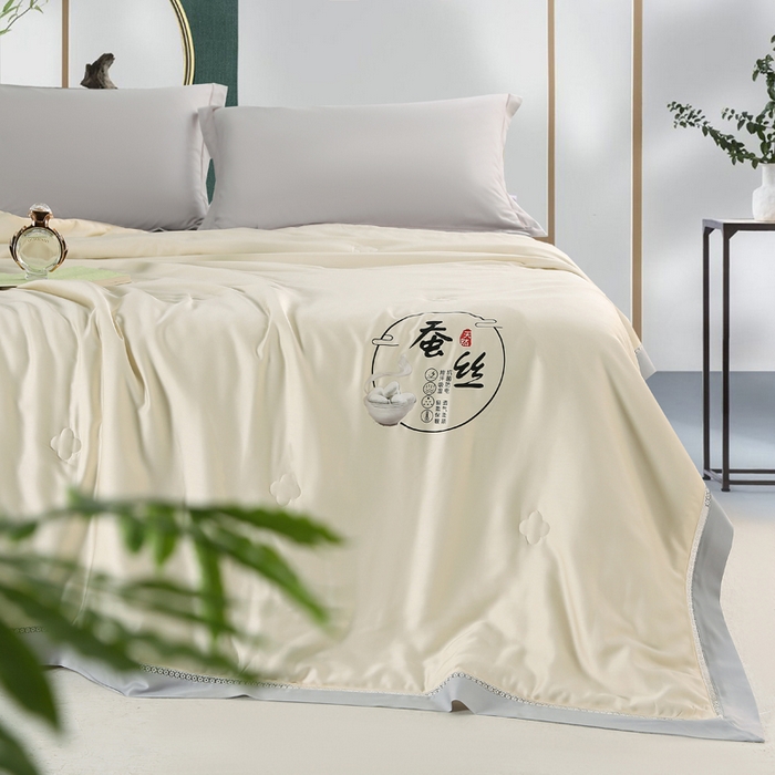 91家纺网 家纺一手货源 找家纺 薇玛仕 2026春夏新款镂空款60天丝莱赛尔蚕丝纯色夏凉被空调被 乳白
