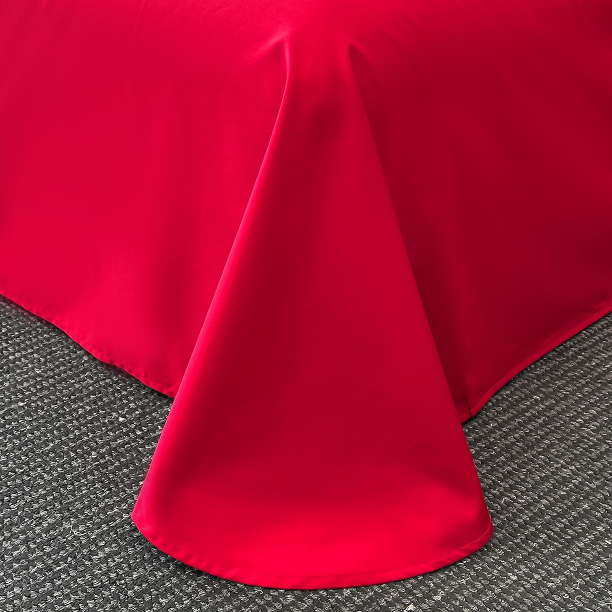 91家纺网 家纺一手货源 找家纺 置顶家纺 2026新款香芙亲肤提花刺绣四件套 香芙-大红