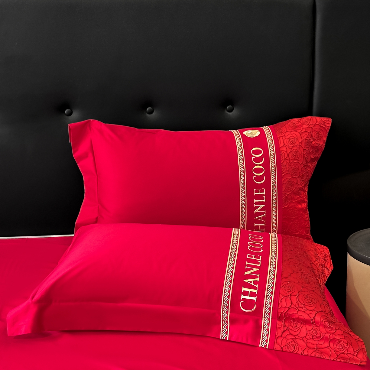 91家纺网 家纺一手货源 找家纺 置顶家纺 2026新款香芙亲肤提花刺绣四件套 香芙-大红