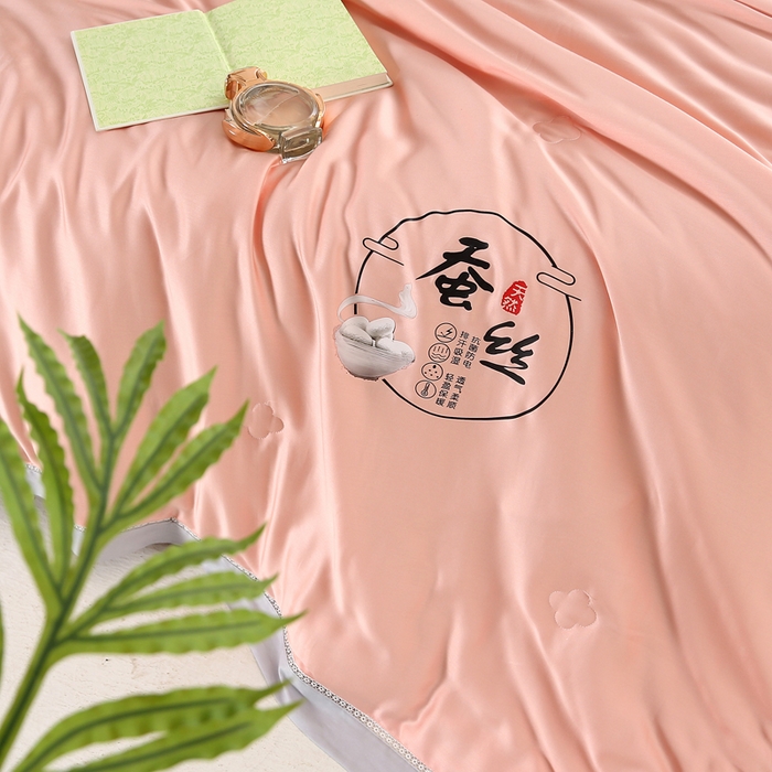 91家纺网 家纺一手货源 找家纺 薇玛仕 2026春夏新款镂空款60天丝莱赛尔蚕丝纯色夏凉被空调被 西柚粉