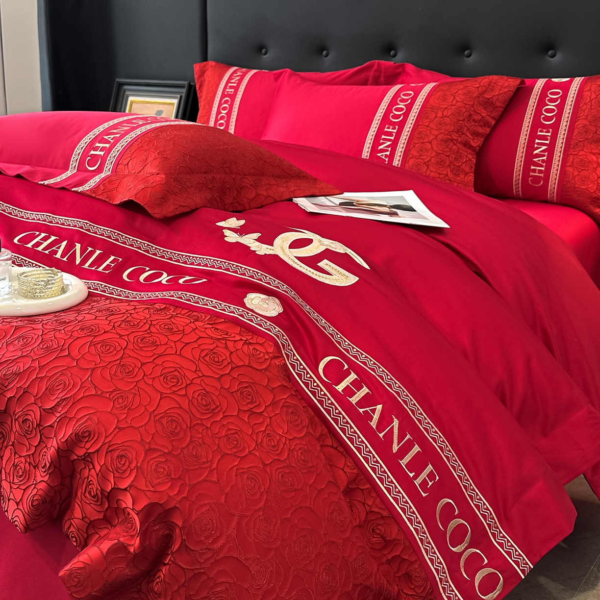 91家纺网 家纺一手货源 找家纺 置顶家纺 2026新款香芙亲肤提花刺绣四件套 香芙-大红