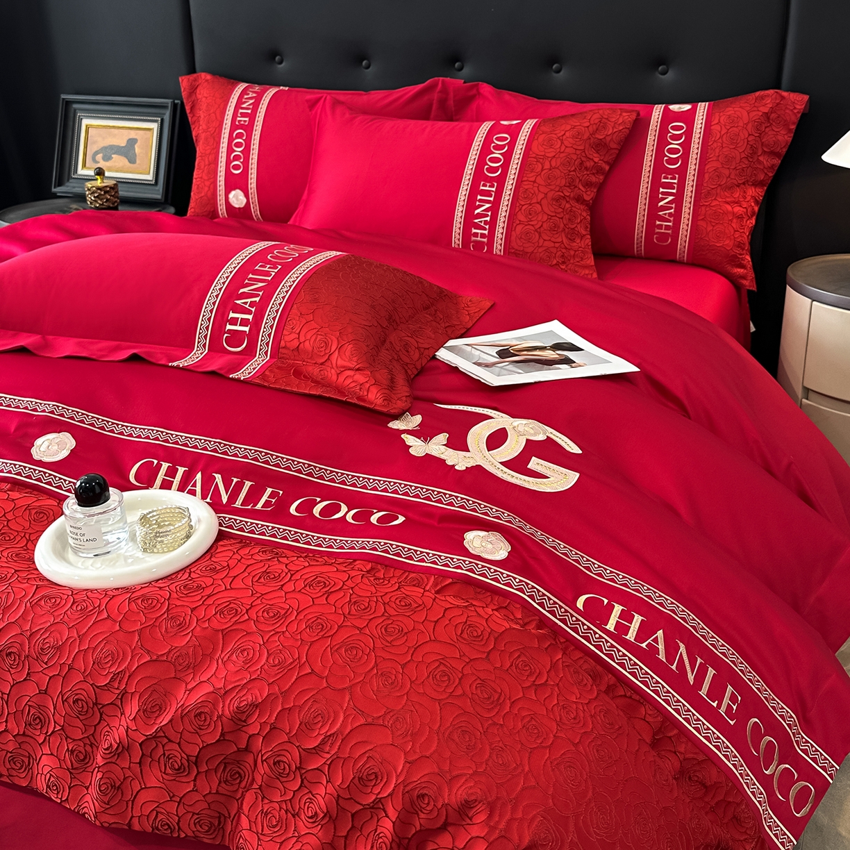 91家纺网 家纺一手货源 找家纺 置顶家纺 2026新款香芙亲肤提花刺绣四件套 香芙-大红