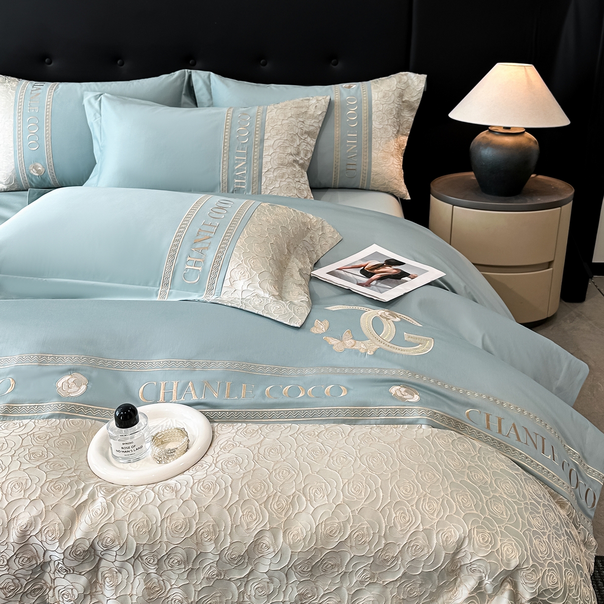 91家纺网 家纺一手货源 找家纺 置顶家纺 2026新款香芙亲肤提花刺绣四件套 香芙-繁星蓝