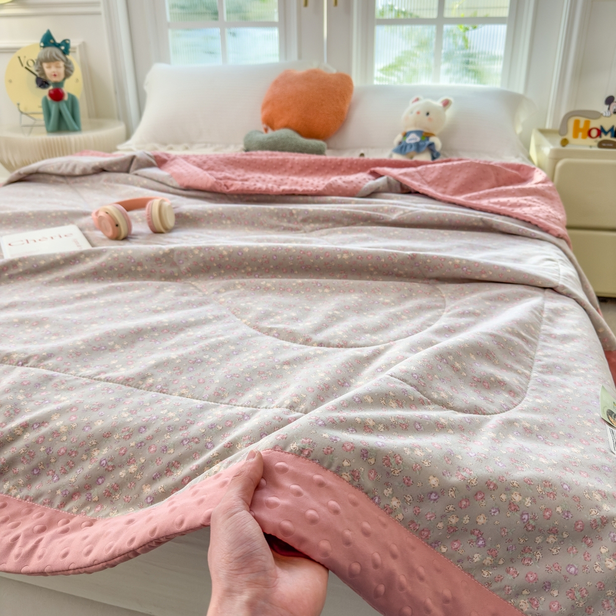 91家纺网 家纺一手货源 找家纺 斯尔顿 2026新款印花夏凉豆豆夏被手工包边被子被芯儿童 半糖主义