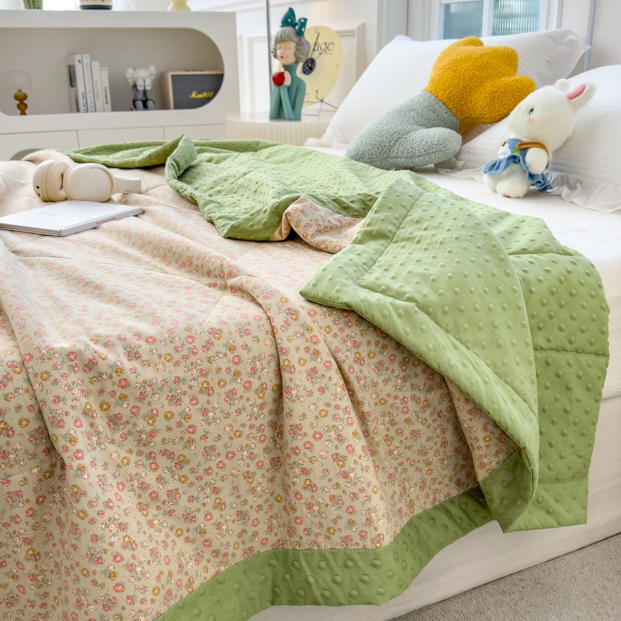 91家纺网 家纺一手货源 找家纺 斯尔顿 2026新款印花夏凉豆豆夏被手工包边被子被芯儿童 半糖主义-绿