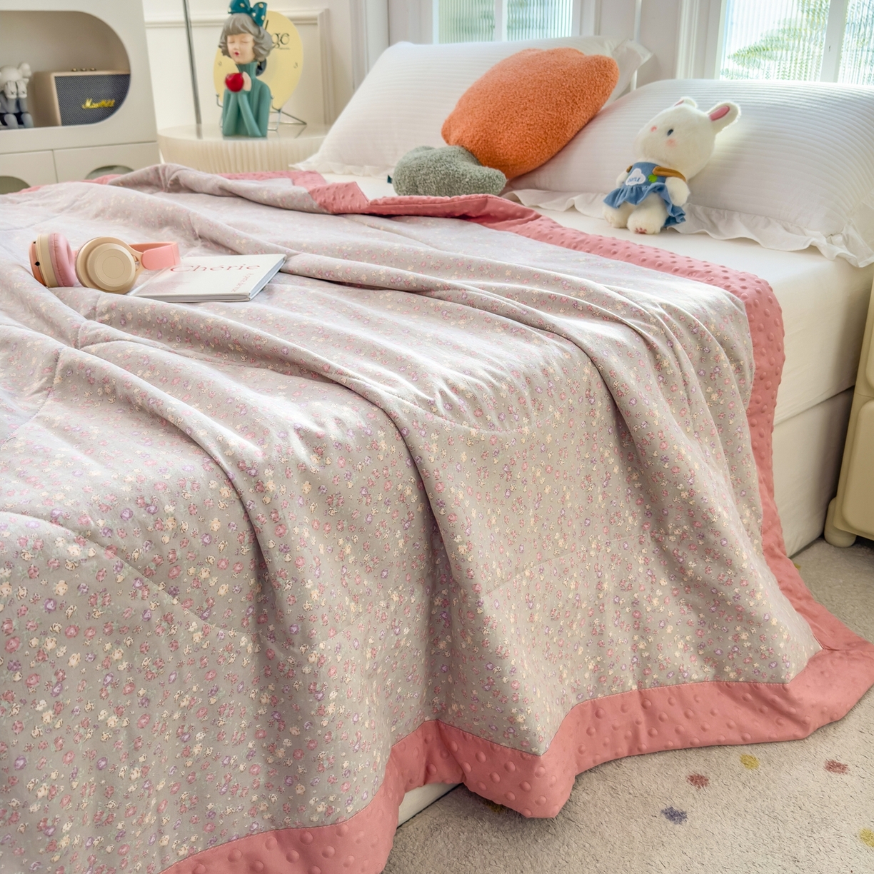 91家纺网 家纺一手货源 找家纺 斯尔顿 2026新款印花夏凉豆豆夏被手工包边被子被芯儿童 半糖主义