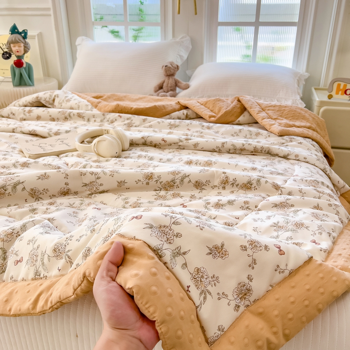 91家纺网 家纺一手货源 找家纺 斯尔顿 2026新款印花夏凉豆豆夏被手工包边被子被芯儿童 塞纳花影