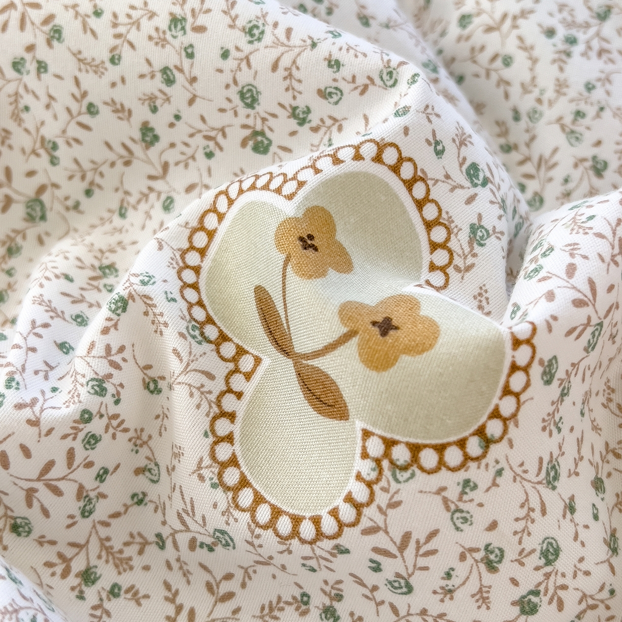 91家纺网 家纺一手货源 找家纺 斯尔顿 2026新款印花夏凉豆豆夏被手工包边被子被芯儿童 春野织梦