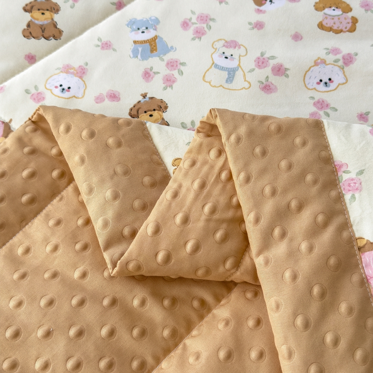 91家纺网 家纺一手货源 找家纺 斯尔顿 2026新款印花夏凉豆豆夏被手工包边被子被芯儿童 西高地