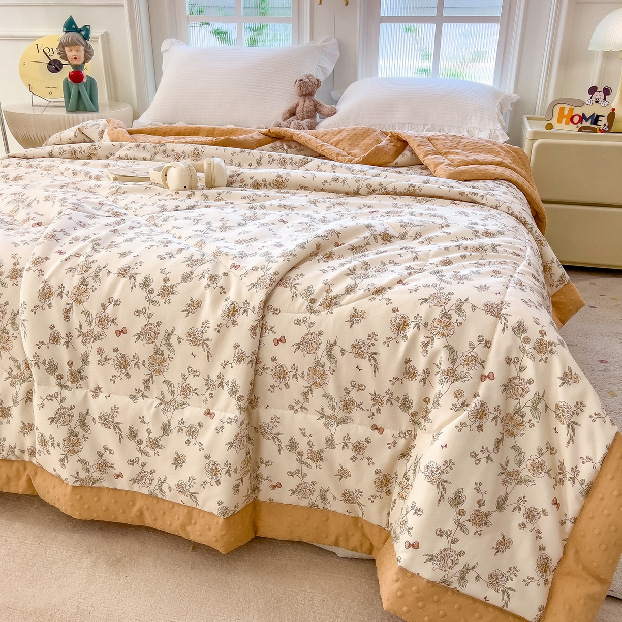 91家纺网 家纺一手货源 找家纺 斯尔顿 2026新款印花夏凉豆豆夏被手工包边被子被芯儿童 塞纳花影