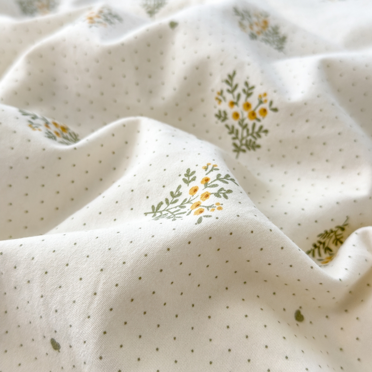 91家纺网 家纺一手货源 找家纺 斯尔顿 2026新款印花夏凉豆豆夏被手工包边被子被芯儿童 幸会