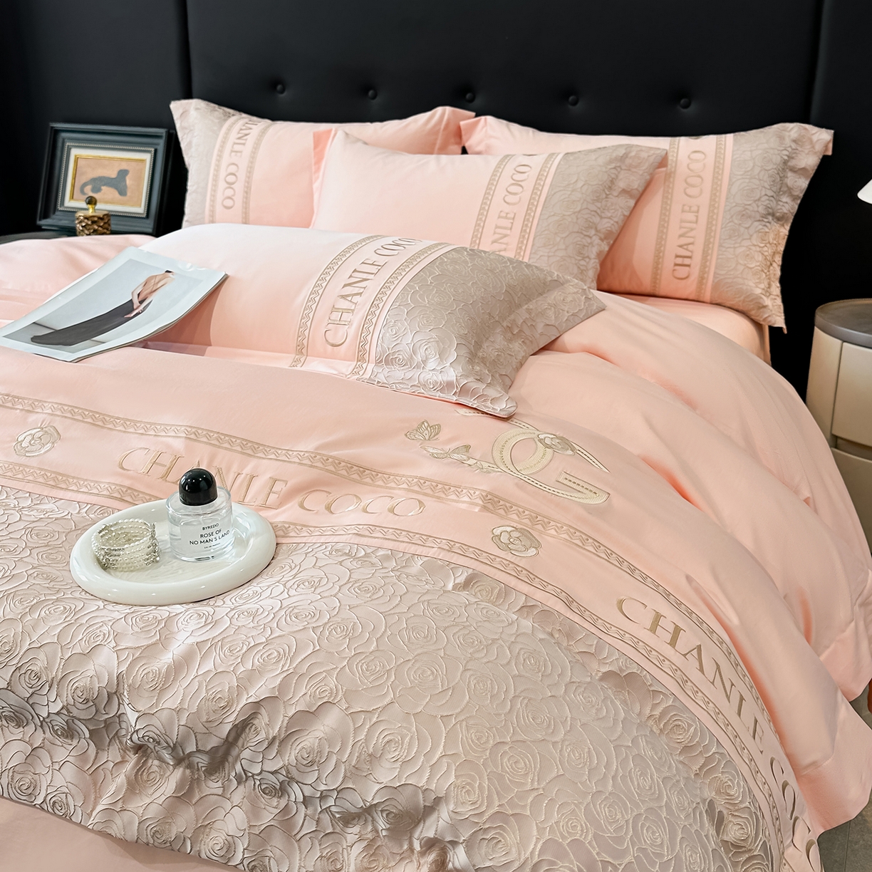 91家纺网 家纺一手货源 找家纺 置顶家纺 2026新款香芙亲肤提花刺绣四件套 香芙-粉