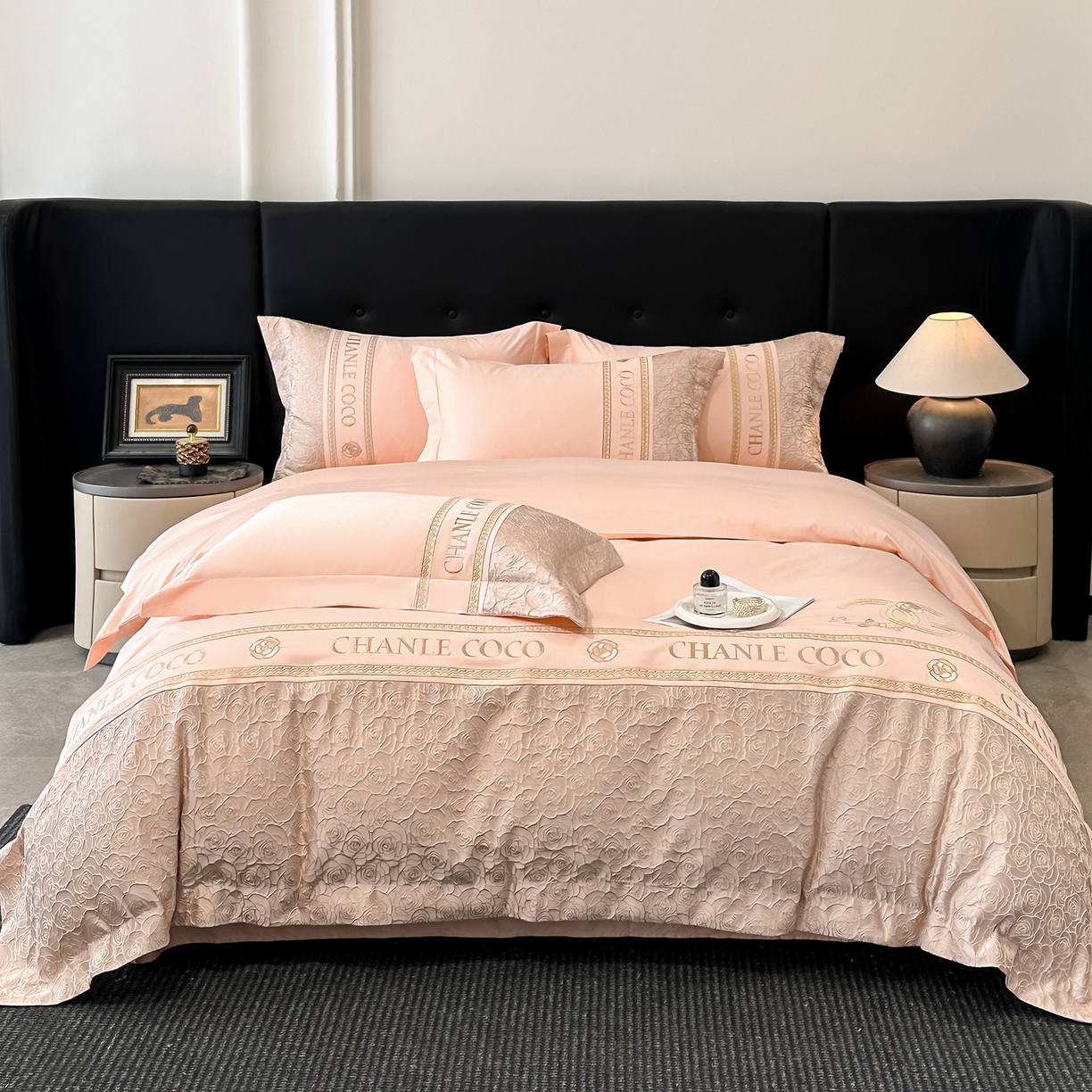 91家纺网 家纺一手货源 找家纺 置顶家纺 2026新款香芙亲肤提花刺绣四件套 香芙-粉