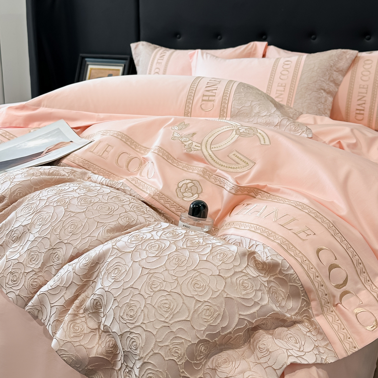 91家纺网 家纺一手货源 找家纺 置顶家纺 2026新款香芙亲肤提花刺绣四件套 香芙-粉