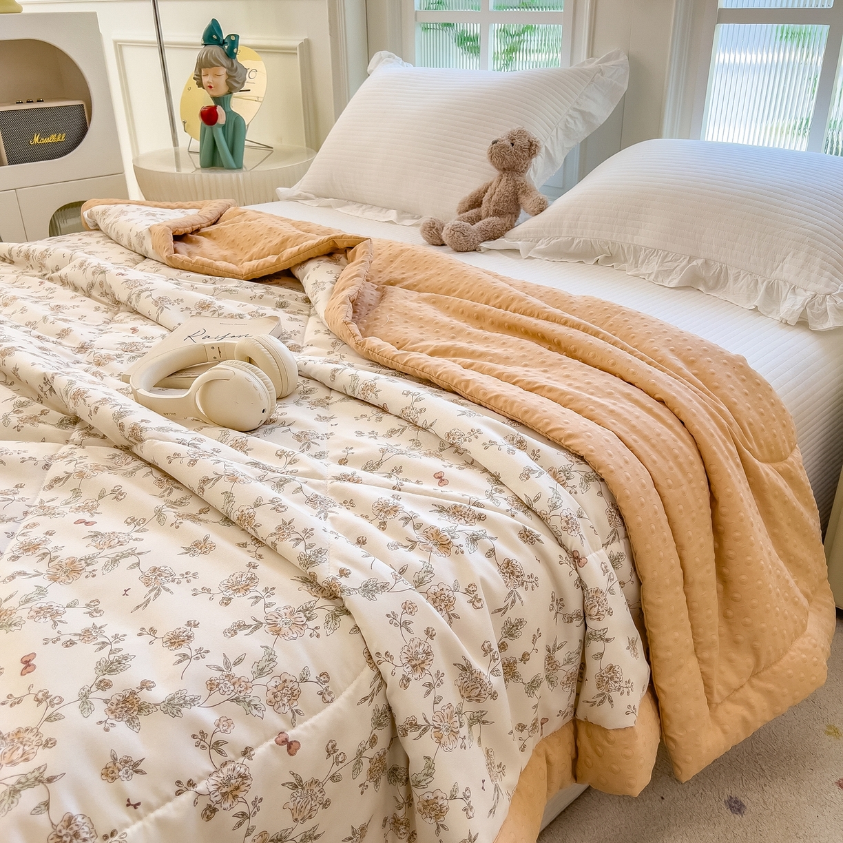 91家纺网 家纺一手货源 找家纺 斯尔顿 2026新款印花夏凉豆豆夏被手工包边被子被芯儿童 塞纳花影