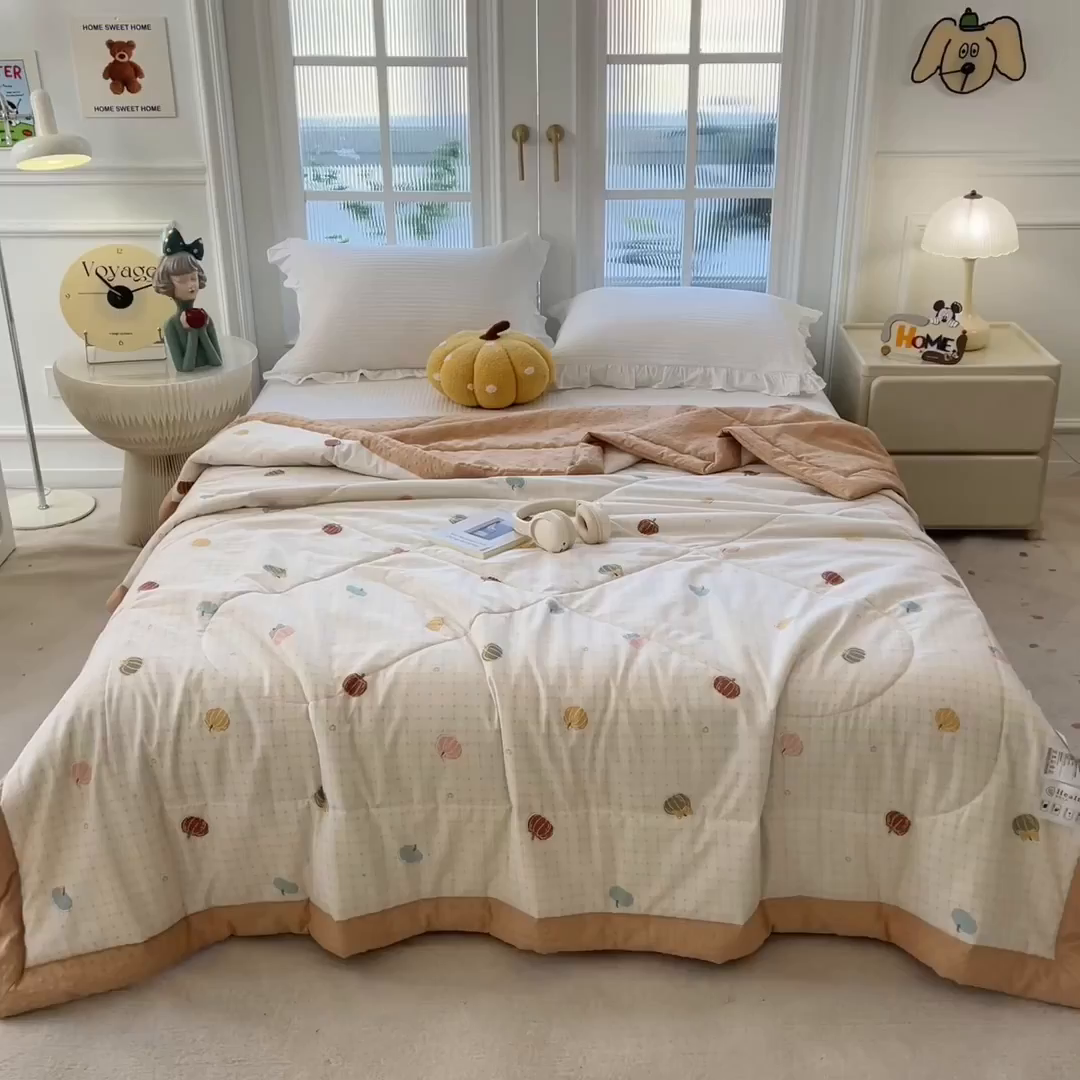 91家纺网 家纺一手货源 找家纺 斯尔顿 2026新款印花夏凉豆豆夏被手工包边被子被芯儿童 南瓜派对