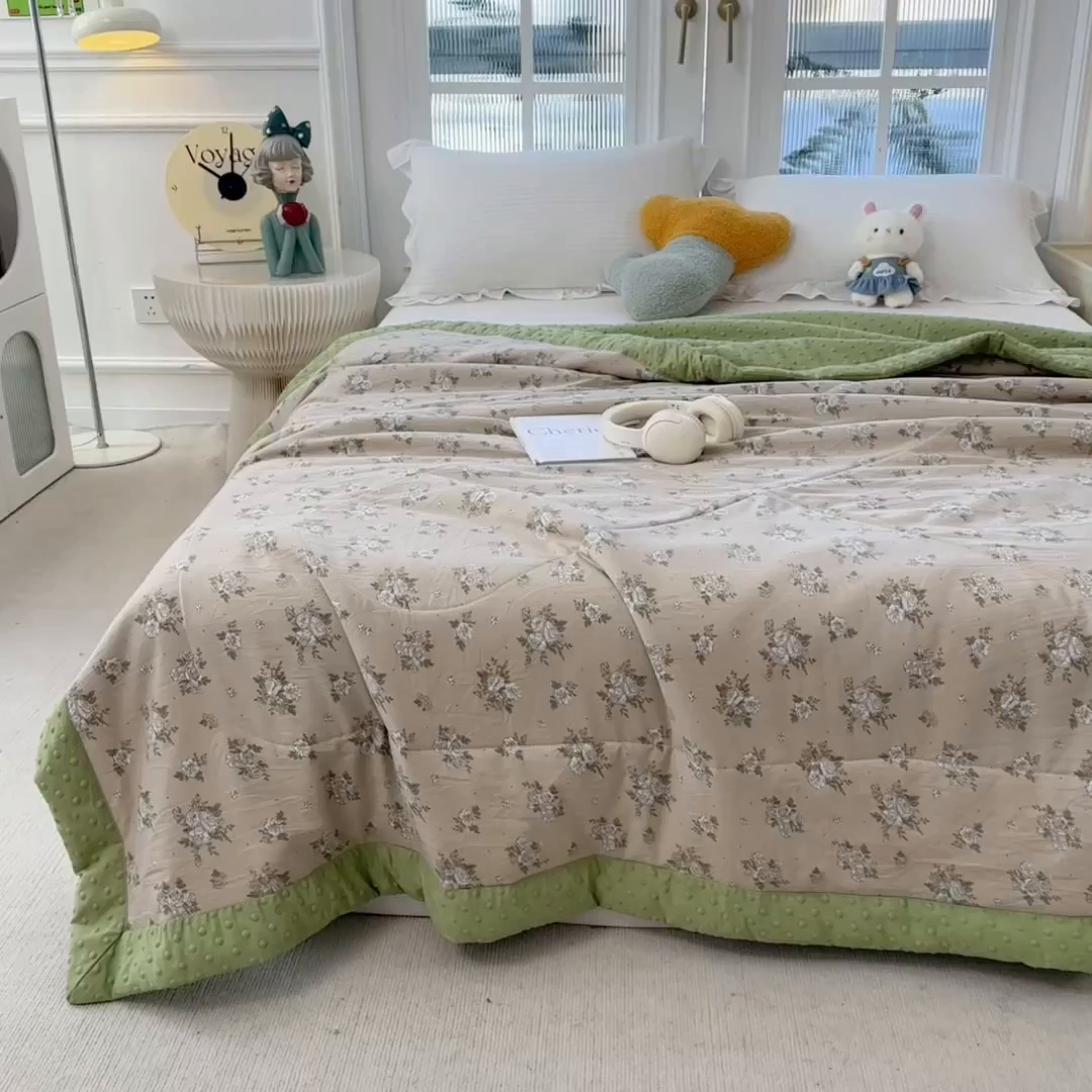 91家纺网 家纺一手货源 找家纺 斯尔顿 2026新款印花夏凉豆豆夏被手工包边被子被芯儿童 幽兰拿铁