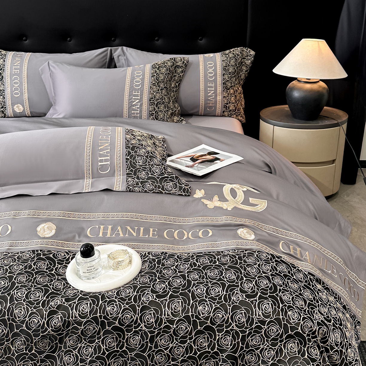 91家纺网 家纺一手货源 找家纺 置顶家纺 2026新款香芙亲肤提花刺绣四件套 香芙-高级灰