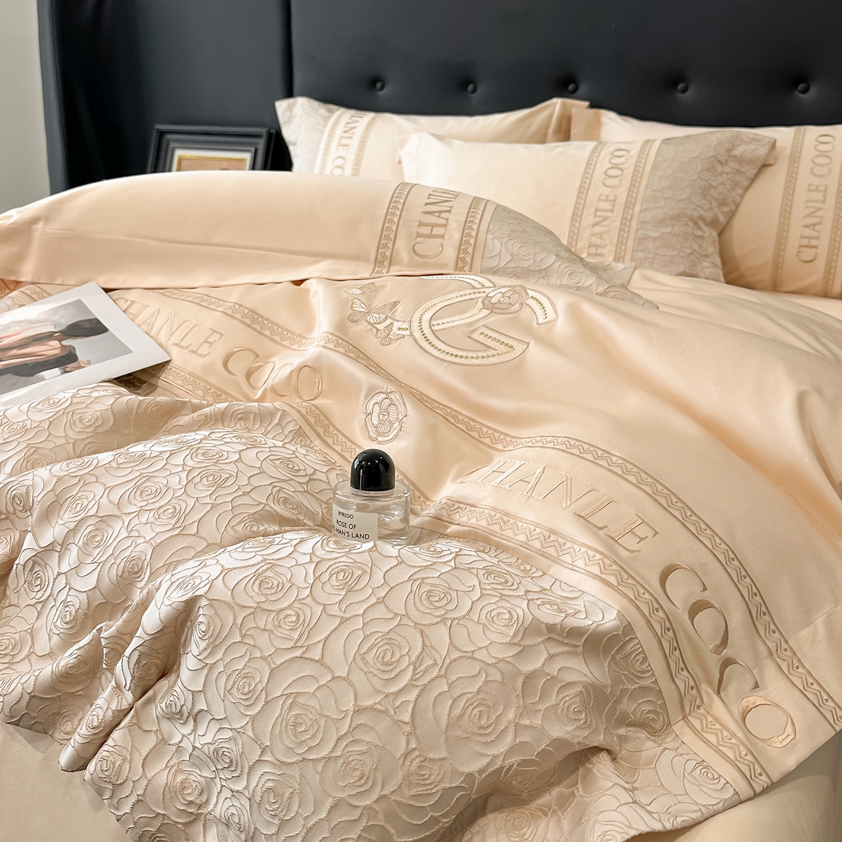 91家纺网 家纺一手货源 找家纺 置顶家纺 2026新款香芙亲肤提花刺绣四件套 香芙-浅香槟