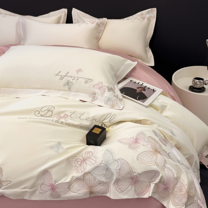 91家纺网 家纺一手货源 找家纺 女子家纺 2026新款刺绣亲肤棉轻奢四件套 花蝶 白+粉