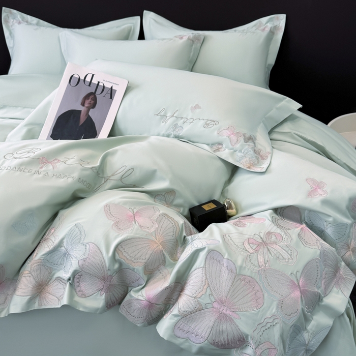 91家纺网 家纺一手货源 找家纺 女子家纺 2026新款刺绣亲肤棉轻奢四件套 花蝶 繁星蓝