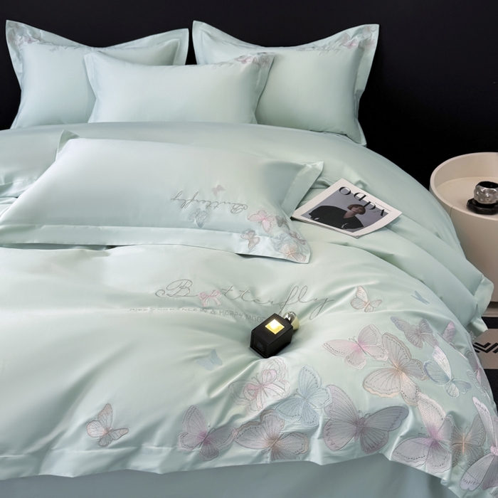 91家纺网 家纺一手货源 找家纺 女子家纺 2026新款刺绣亲肤棉轻奢四件套 花蝶 繁星蓝