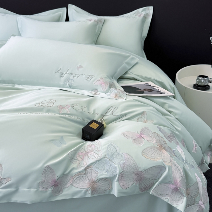 91家纺网 家纺一手货源 找家纺 女子家纺 2026新款刺绣亲肤棉轻奢四件套 花蝶 繁星蓝