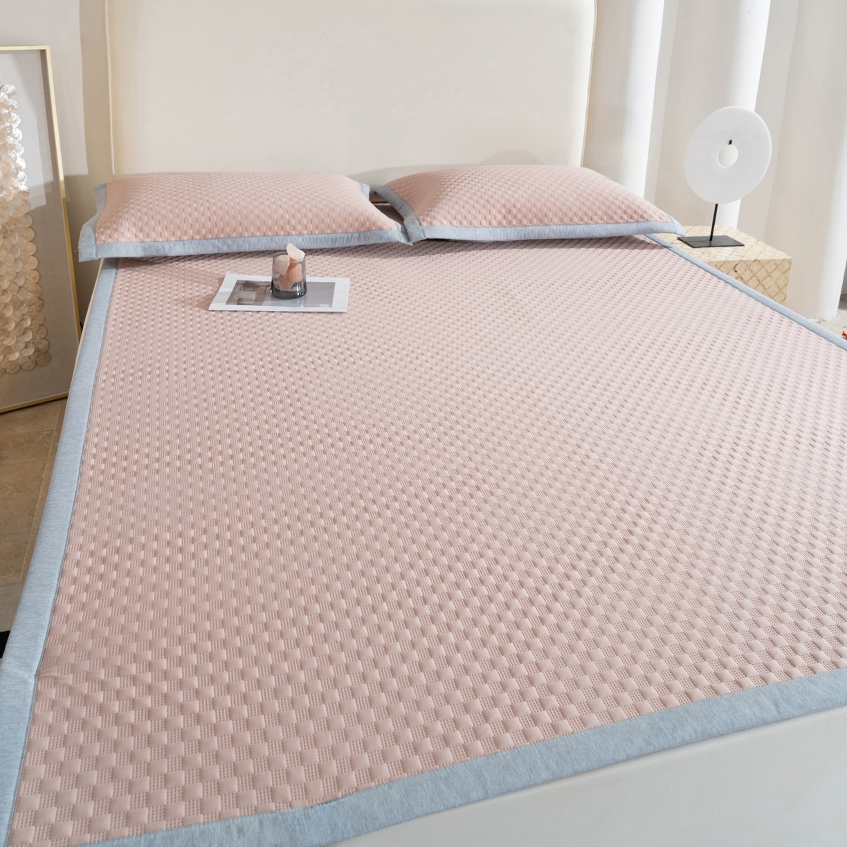 91家纺网 家纺一手货源 找家纺 凌云家纺 2026新款宽边锦纶凉感冰丝席三件套冰格空气席单凉席 冰格空气席-裸粉