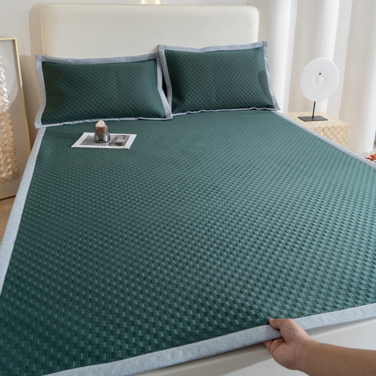 91家纺网 家纺一手货源 找家纺 凌云家纺 2026新款宽边锦纶凉感冰丝席三件套冰格空气席单凉席 冰格空气席-墨绿