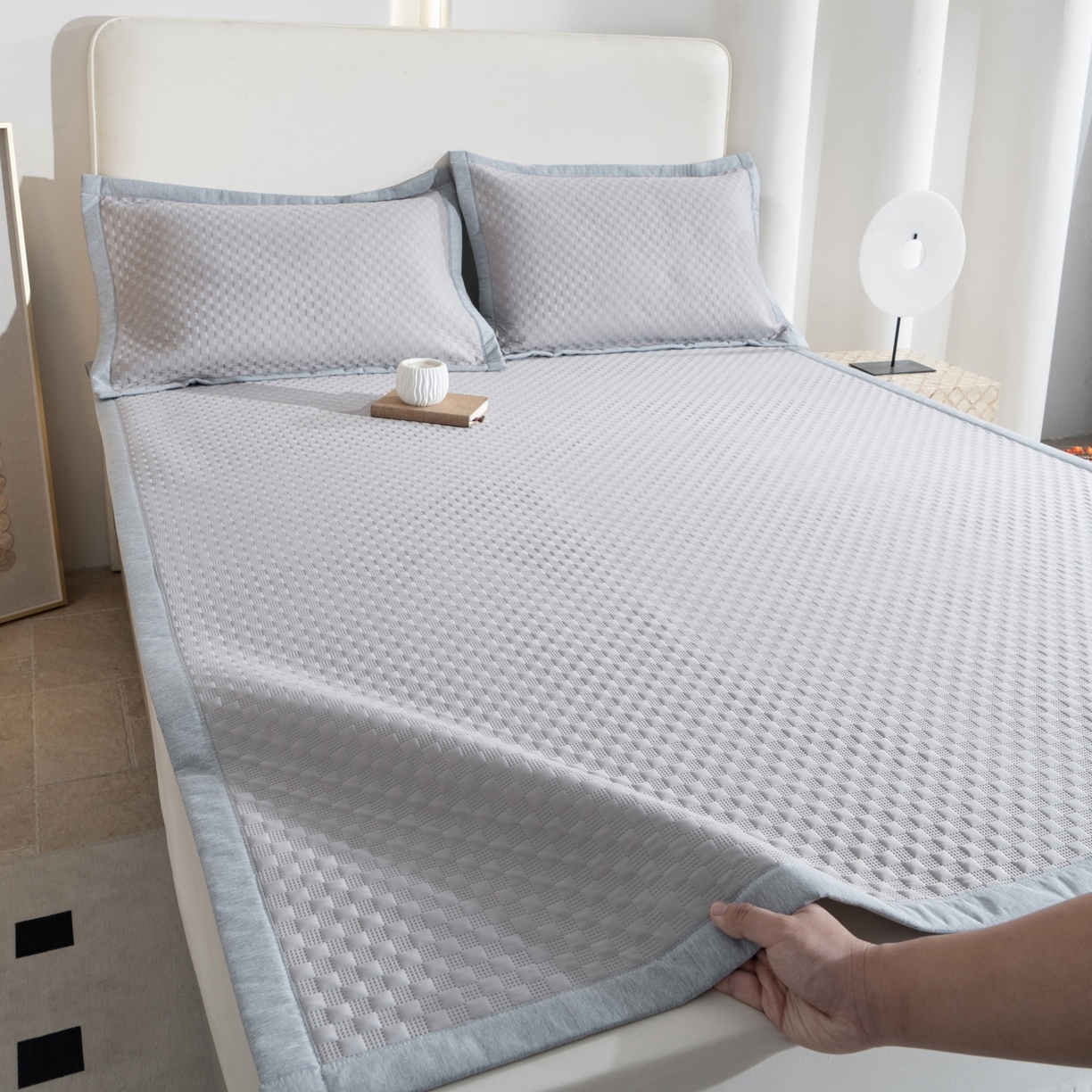 91家纺网 家纺一手货源 找家纺 凌云家纺 2026新款宽边锦纶凉感冰丝席三件套冰格空气席单凉席 冰格空气席-浅灰