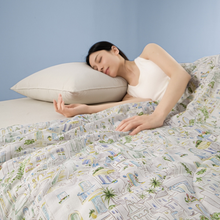 91家纺网 家纺一手货源 找家纺 金昱纺 2026春夏新款A类全棉双层纱棉花单夏被夏凉被空调被 浪漫小镇-绿