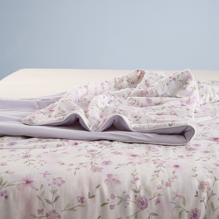 91家纺网 家纺一手货源 找家纺 金昱纺 2026春夏新款A类全棉双层纱棉花单夏被夏凉被空调被 莲礼枝-紫